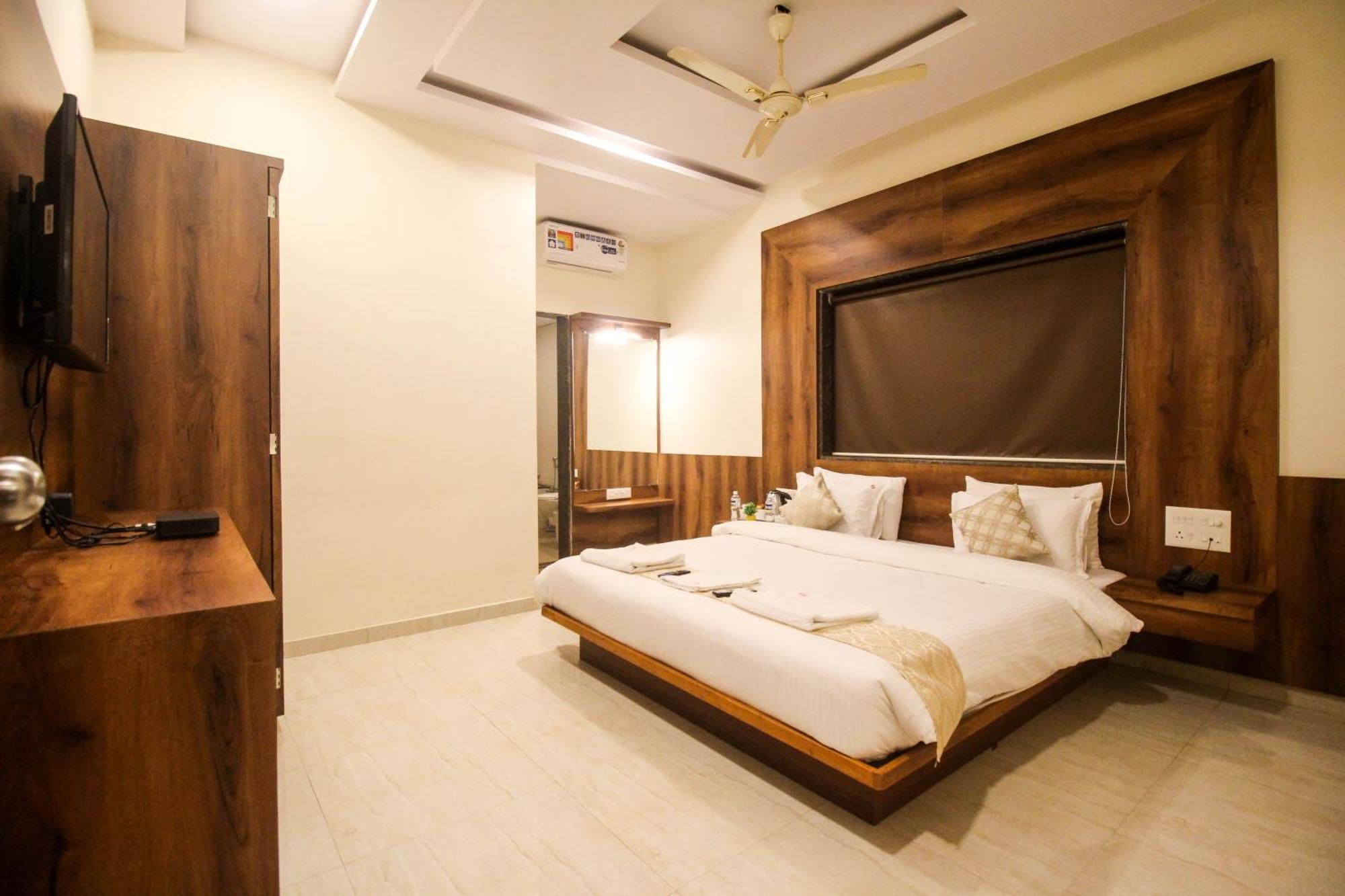 Shardul Heritage The Resort 马哈巴莱斯赫瓦尔 外观 照片