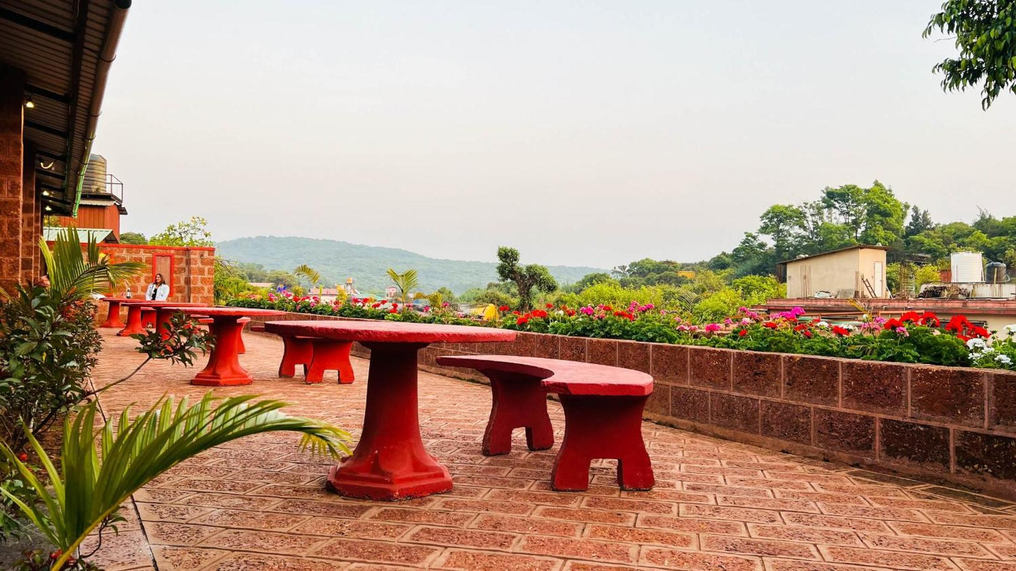 Shardul Heritage The Resort 马哈巴莱斯赫瓦尔 外观 照片