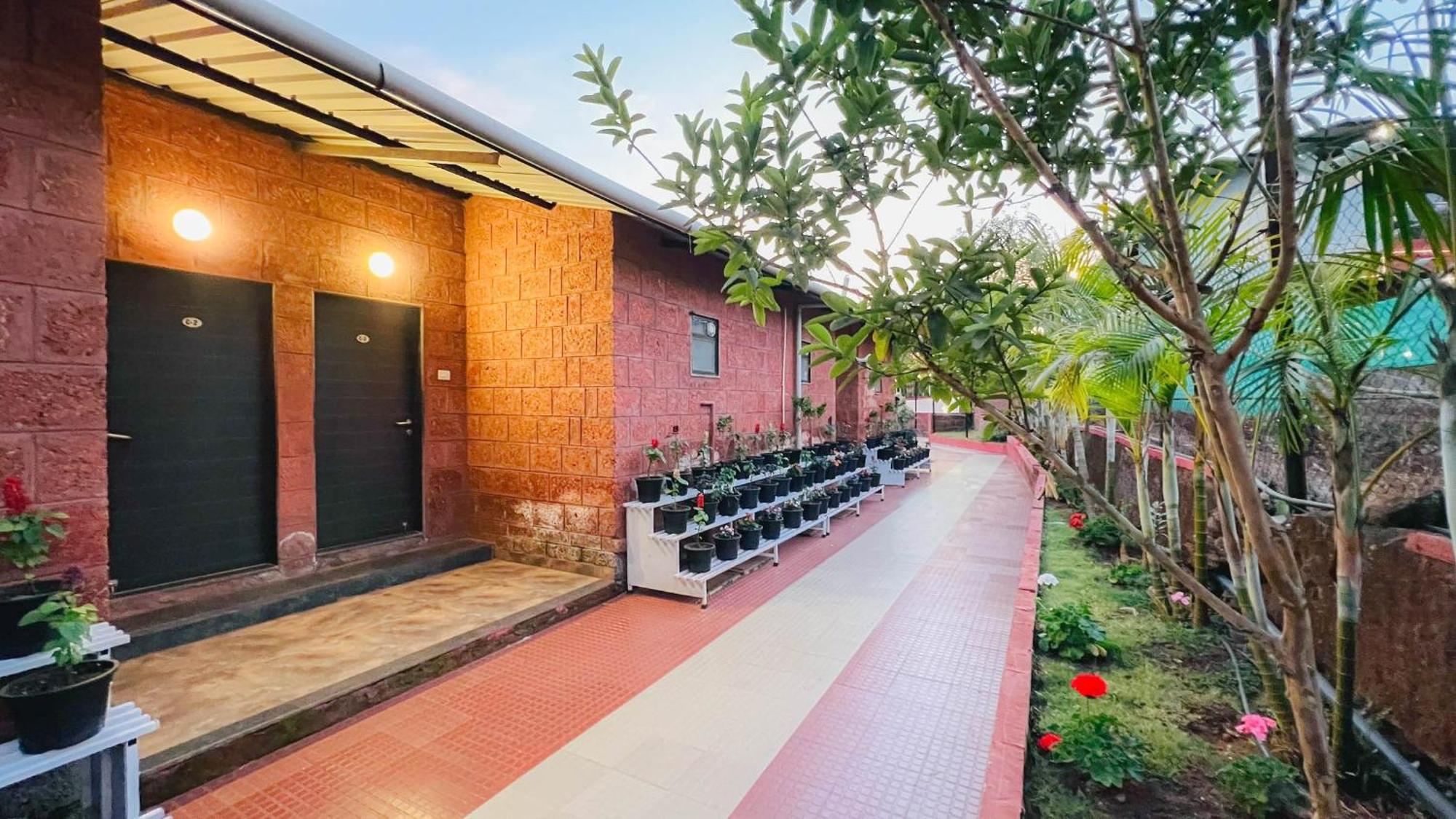 Shardul Heritage The Resort 马哈巴莱斯赫瓦尔 外观 照片