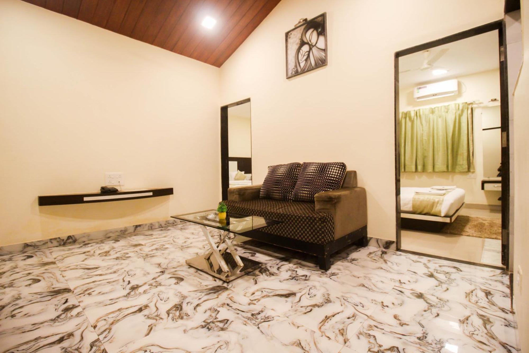 Shardul Heritage The Resort 马哈巴莱斯赫瓦尔 外观 照片